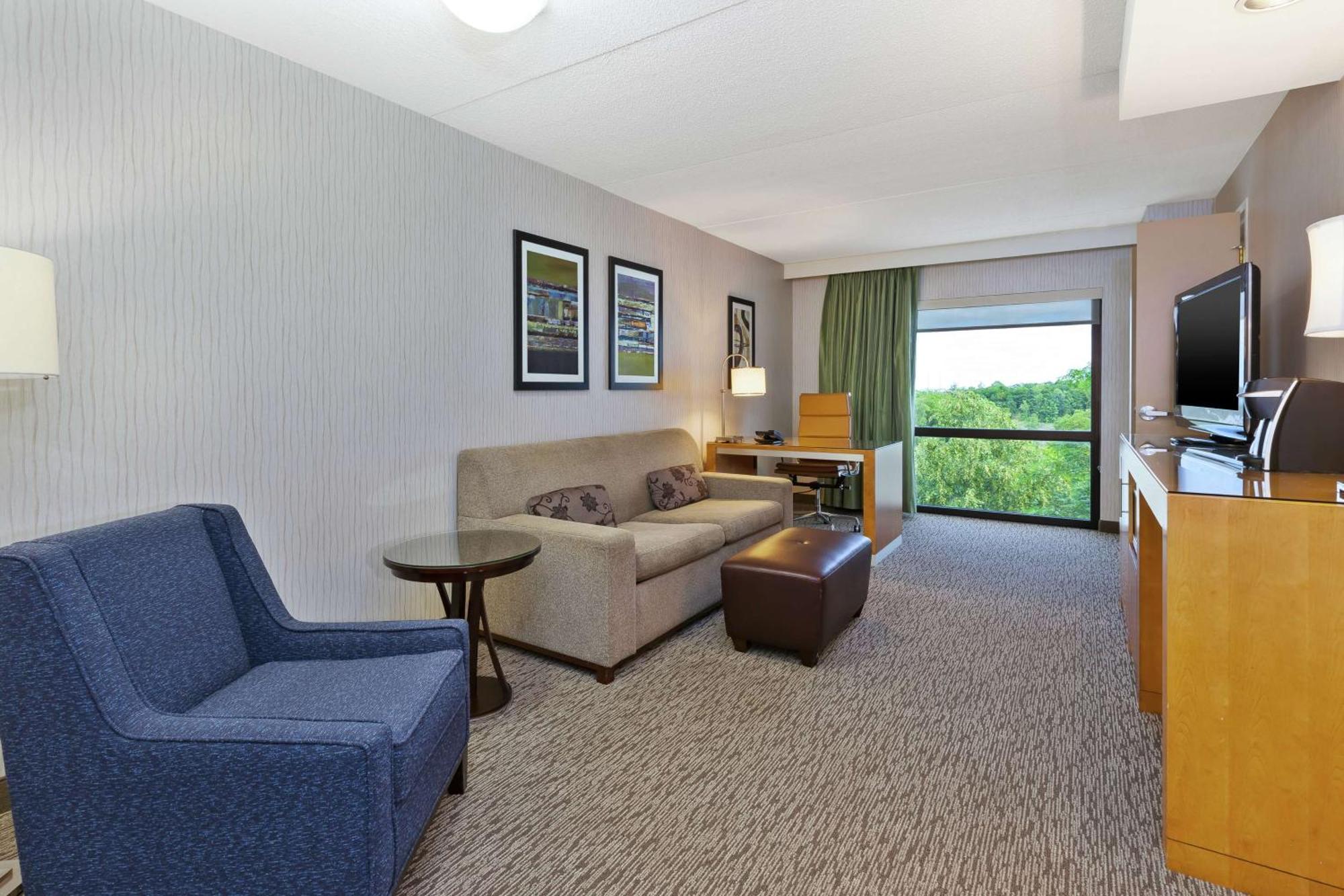 Embassy Suites By Hilton Auburn Hills Dış mekan fotoğraf