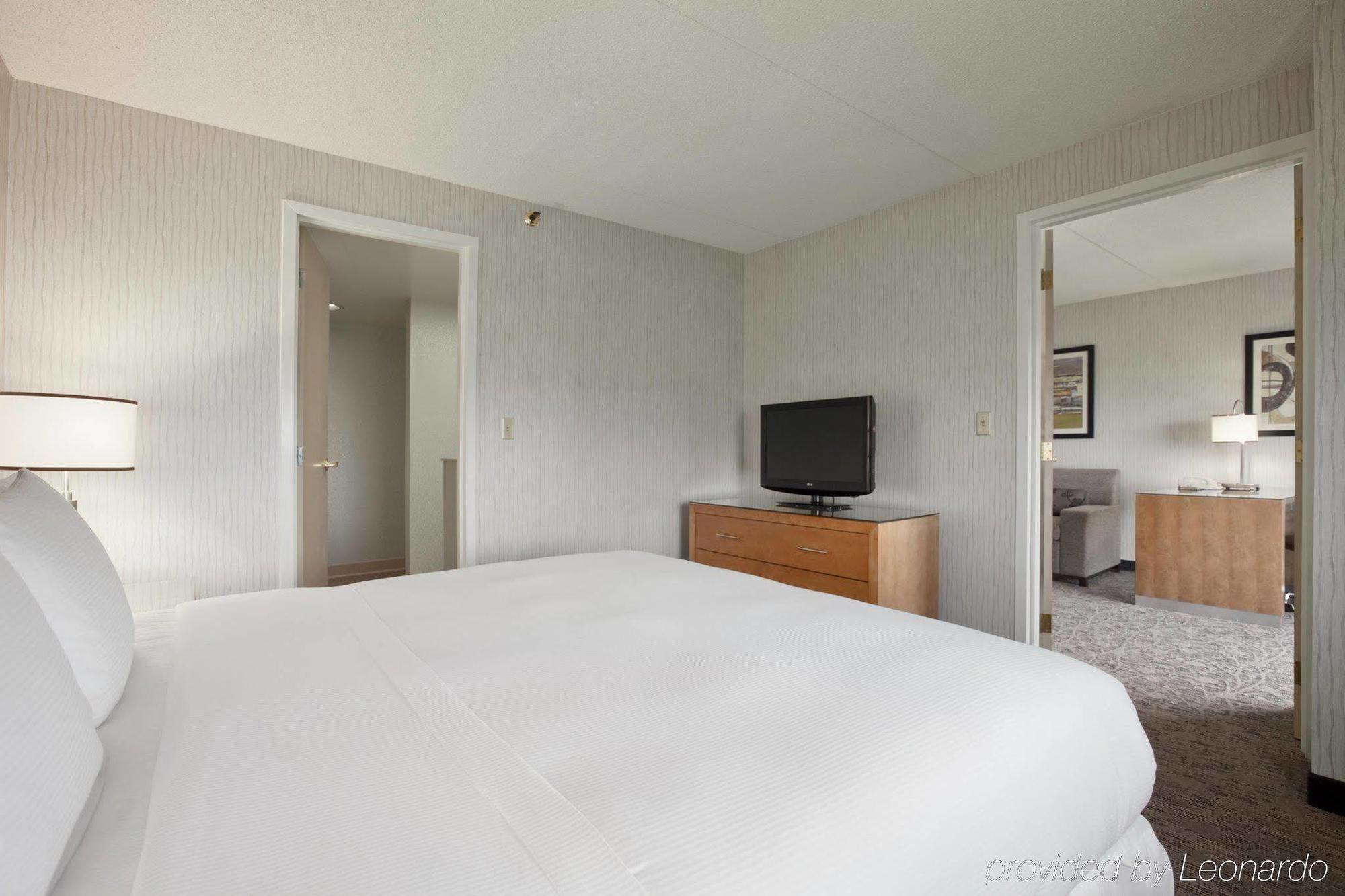 Embassy Suites By Hilton Auburn Hills Oda fotoğraf