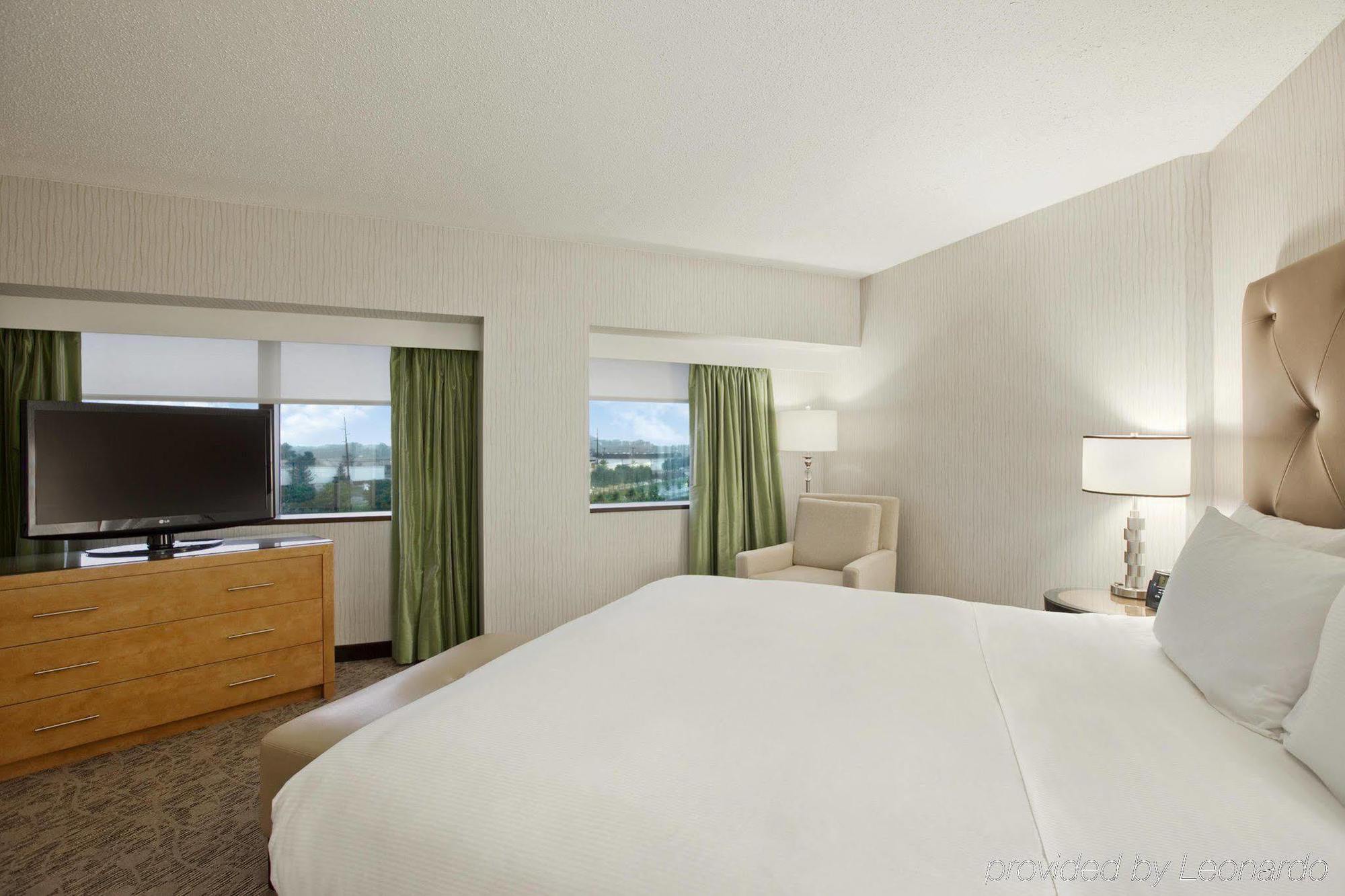 Embassy Suites By Hilton Auburn Hills Dış mekan fotoğraf